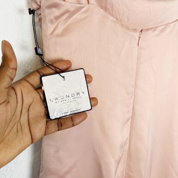 Laundry by Shelli Segal Ruched Satin Gown - Picture 7 of 13